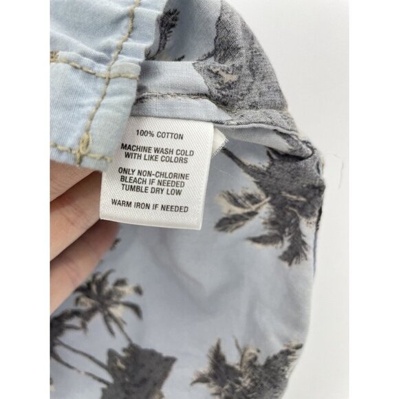 Tucker + Tate Boy’s Printed Button-Up Tropical Collared Shirt Size 5 - Picture 4 of 4